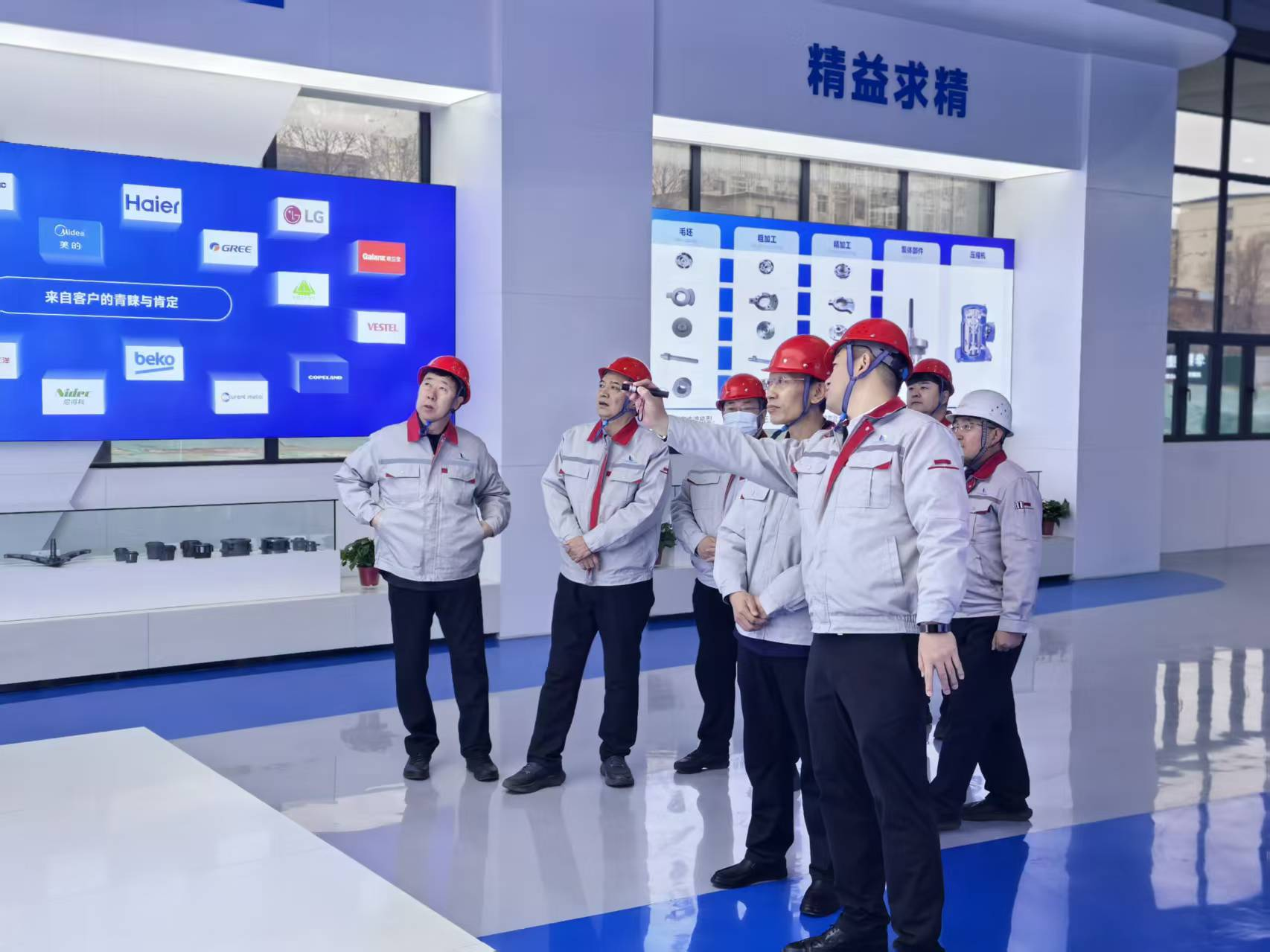 臨汾市委常委、洪洞縣委書記張晉偉深入華翔洪洞智能科技產(chǎn)業(yè)園調(diào)研